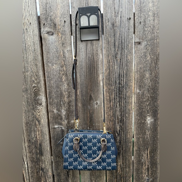 Michael Kors Marilyn Small Signature Logo Messenger Bag - Picture 6 of 7